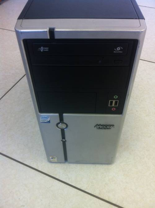 Core 2 Quad PC 2GB 160GB + 19"  LED Samsung Monitor