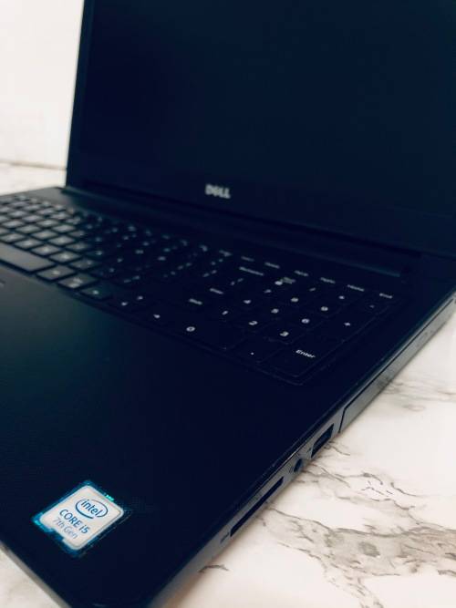 Late Entry *Excellent* Dell Inspiron 15 5100 - 15.6 FHD` - Core i5 7200U - 8GB DDR4 RAM - 1 TB HDD