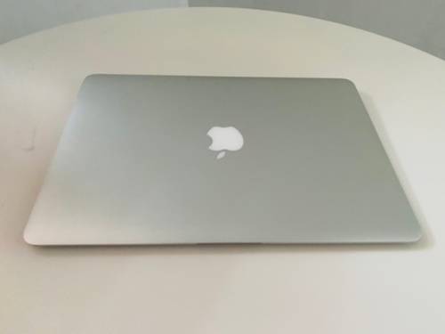 13-inch MacBook Air 1.6GHz (2015) Dual Core 5th-Gen Intel Core i5 256GB - Silver - MacOS Monterey