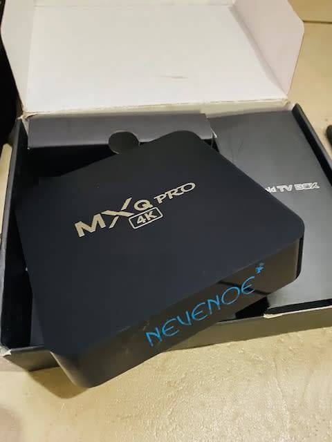 Android TV Box, 2x Remotes, DVD Player