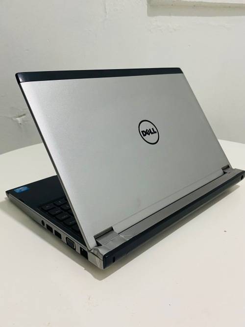 Dell Latitude 3330 - intel core i5 - 500GB HDD - 4GB RAM - HD Display **PLEASE READ**