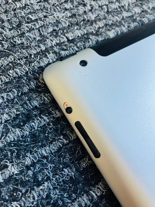 Apple iPad 2 Wi-Fi + 3G  9.7 inch  16GB Model A1396