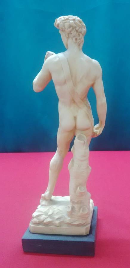 A VINTAGE SANTINI SCULPTOR 23 cm - SIGNED-  Please read desc and see pictures