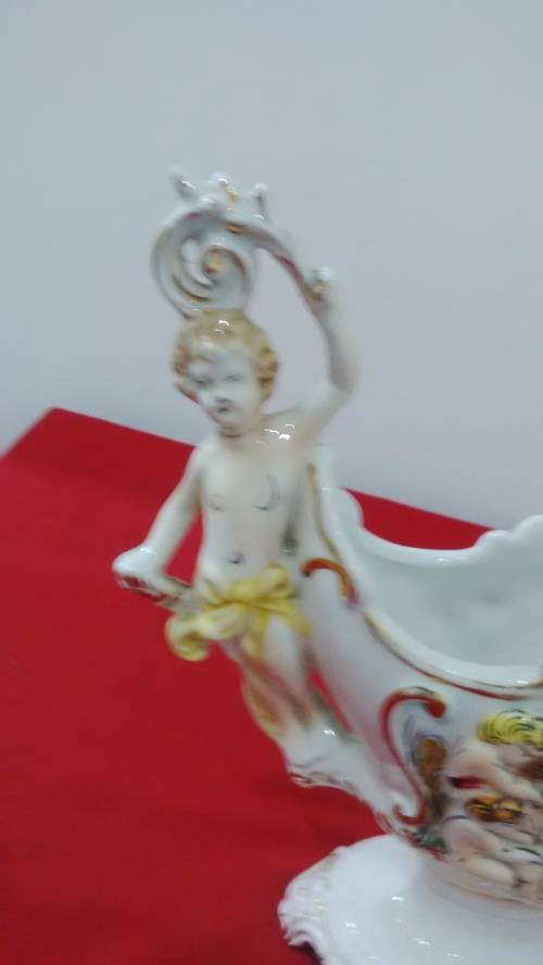 A BEAUTIFUL VINTAGE ITALIAN CAPODIMONTE VASE -35x19x10cm  -   Read Desc & See Pictures