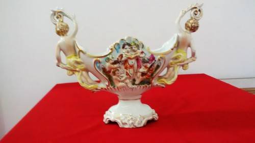 A BEAUTIFUL VINTAGE ITALIAN CAPODIMONTE VASE -35x19x10cm  -   Read Desc & See Pictures