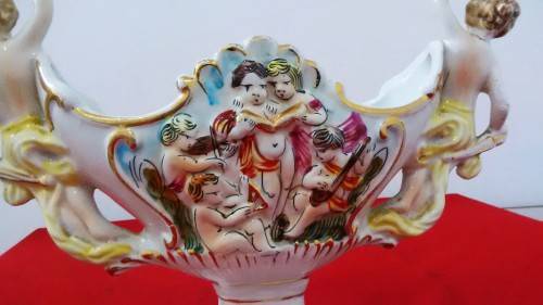 A BEAUTIFUL VINTAGE ITALIAN CAPODIMONTE VASE -35x19x10cm  -   Read Desc & See Pictures