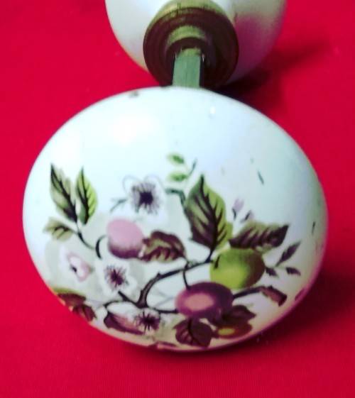 A BEAUTIFUL VINTAGE PORCELIAN & BRASS DOOR KNOB -  PICTURES ARE PART OF THE DESCRIPTION