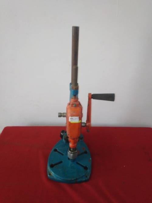 VINTAGE BLACK & DECKER DRILLPRESS (MISSING LEVER) INCLUDE HAND CRANK DRILL - PLEASE C DESC