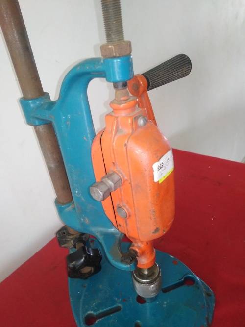 VINTAGE BLACK & DECKER DRILLPRESS (MISSING LEVER) INCLUDE HAND CRANK DRILL - PLEASE C DESC