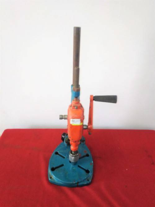 VINTAGE BLACK & DECKER DRILLPRESS (MISSING LEVER) INCLUDE HAND CRANK DRILL - PLEASE C DESC