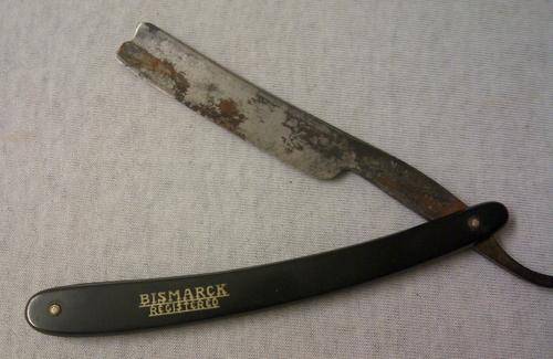 A BISMARCK STRAIGHT RAZOR, NO RUST, BLADE INTACT -  Pse see pics for details