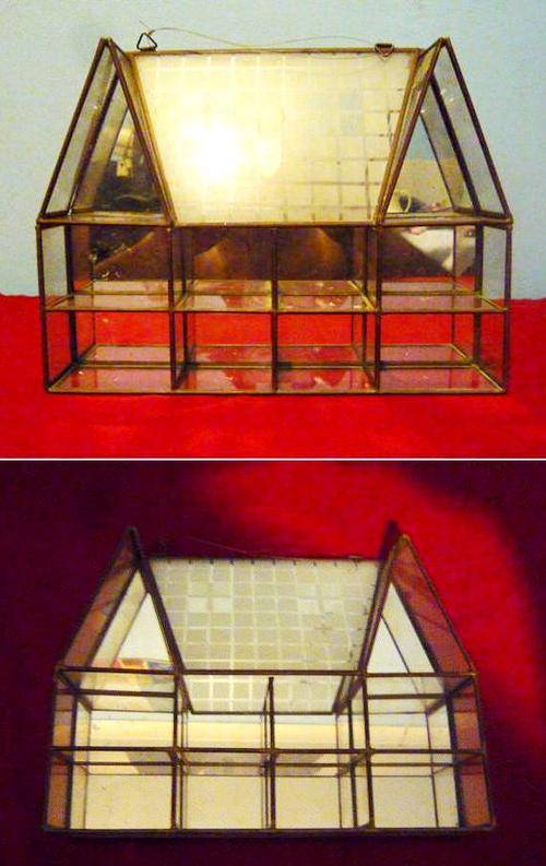 A BEAUTIFUL VINTAGE GLASS AND MIRROR PRINTERS TRAY  (PH  = R80) - PLEASE C PICS AND DESC 4 PART NO