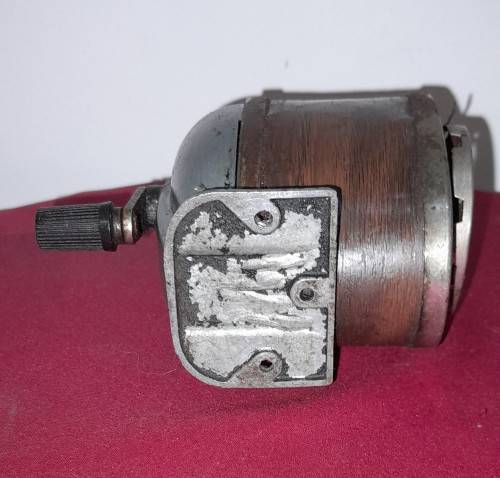 VINTAGE BOSTON PENCIL SHARPNER - WORKING MECHANISM - FOR RESTORATION -See Pictures