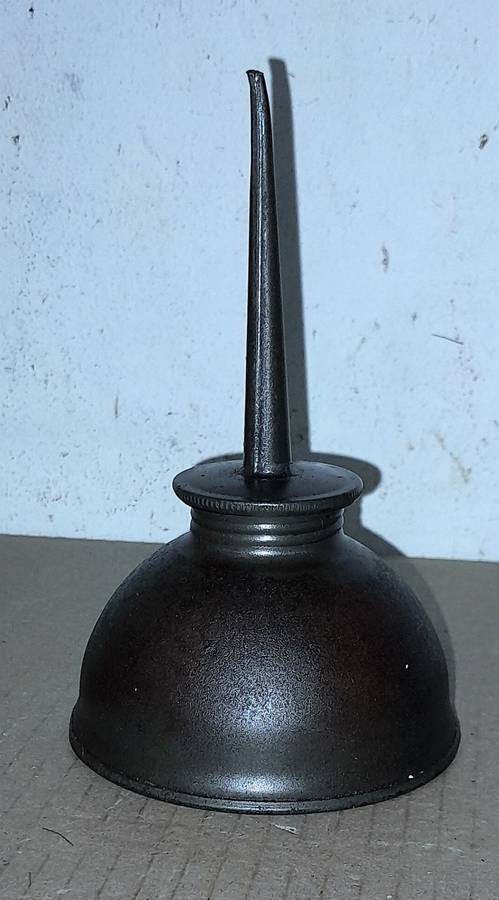 VINTAGE OIL CAN- PLEASE SEE PICTURES