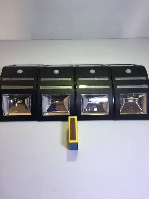 A QUALITY STAINLESS STEEL SOLAR OUTDOOR WALL LIGHT (AWESOME & HASSLE FREE)