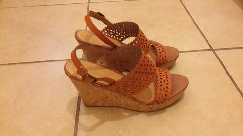 Ladies Foshini leather wedge
