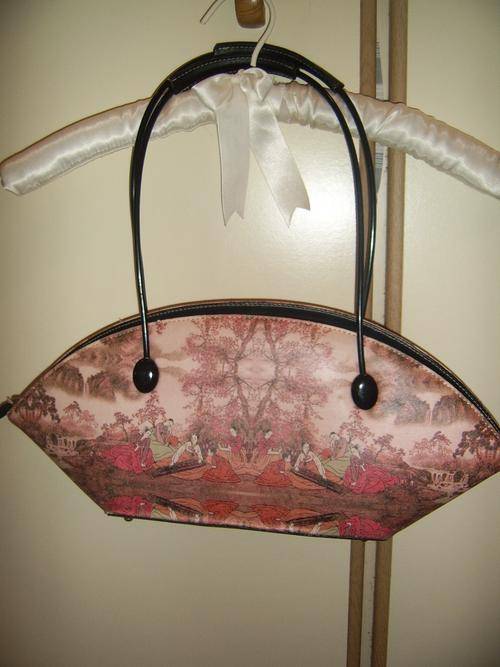 Ladies Chinese-themed handbag