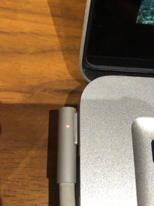 MacBook Pro 13-inch 2011, Intel I5 2.3GHz, 4Gb Ram,HD Graphics 3000,320gb Harddrive, OS X EI Capitan