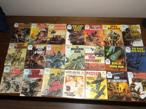 21 Old vintage war books black and white collectibles