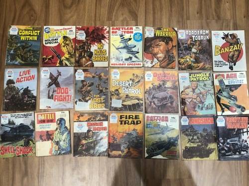 21 Old vintage war books black and white collectibles