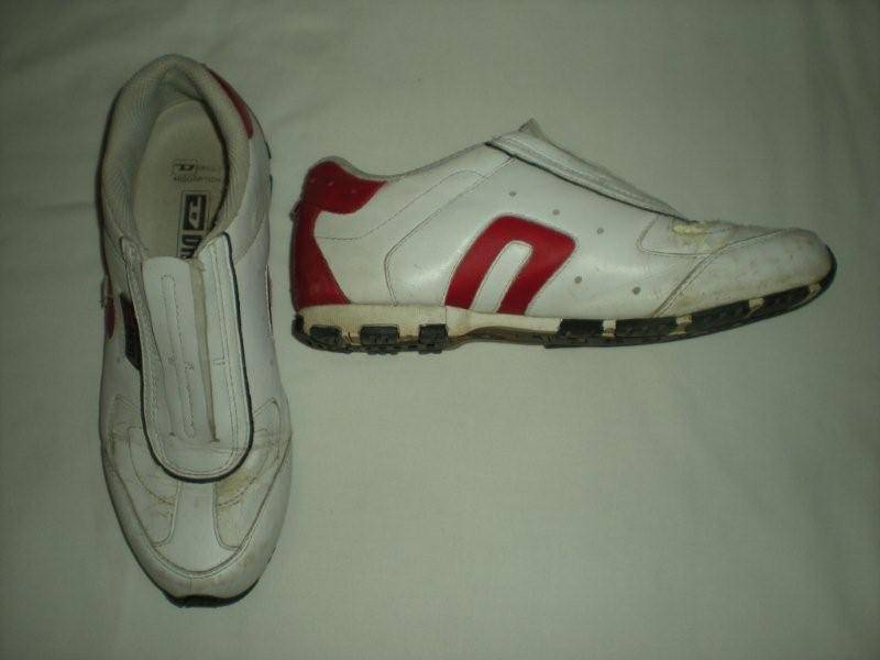 LADIES DIESEL TAKKIES - SIZE 8