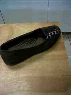 LADIES PUMPS 0207202 - CHOC SUEDE PUMP WITH 4STRAP BUCKLE DETAIL