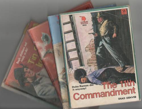 FIVE PAPER BACK CAFE BOOKS - MIXED TITLES AND WESTERNS