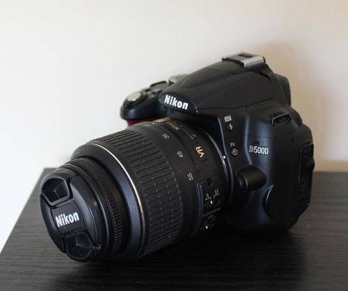 Nikon D5000 Camera & Nikon 18-55mm VR II Lens Kit