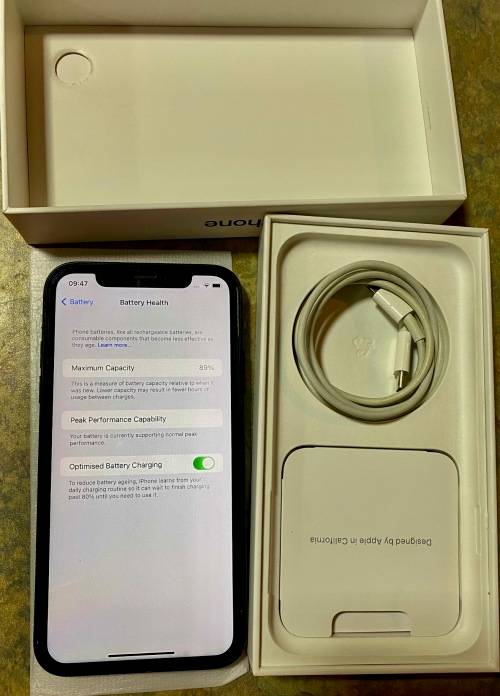 WOW!!!!! IPHONE XR 64 MINT