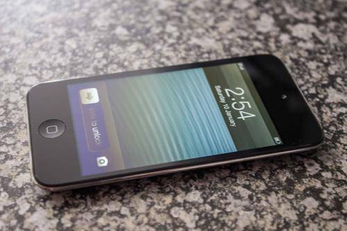 Apple Ipod Touch 4th Generation 8gig