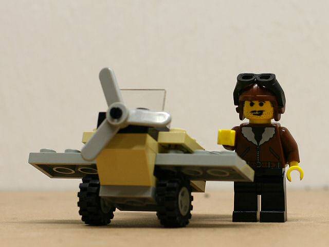 LEGO - 2542 - Adventurer's Airplane - Shell #8