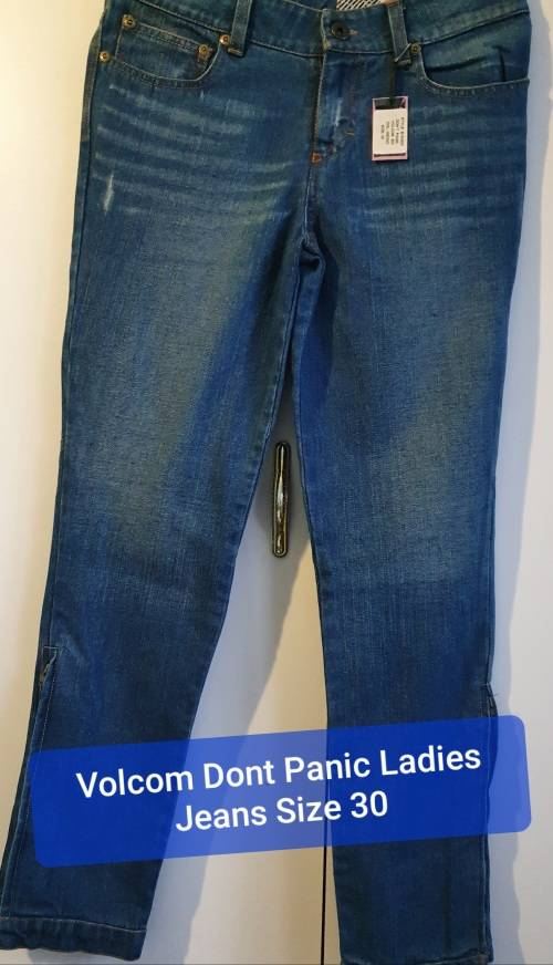 Volcom Branded Blue Ladies Jeans - Factory Clearance Size 30