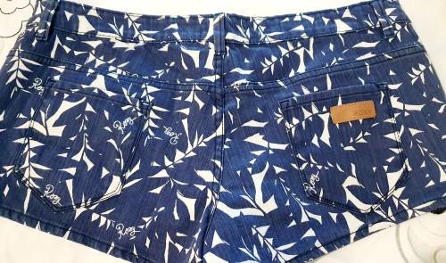 ROXY Cheeky Shorts (Size 38)
