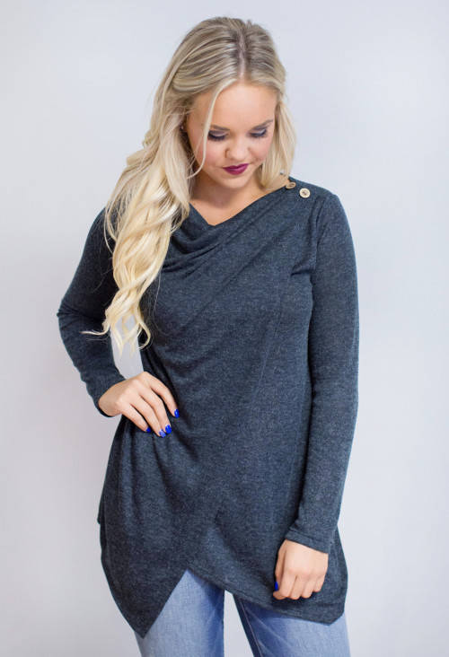 !!! CLEARANCE !!! FASHIONABLE ASYMMETRY LONG SLEEVE TOP IN SIZE 30-32