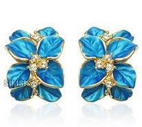 DAZZLING SWAROVSKI EARRING