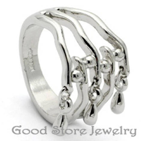 BEAUTIFUL RING IN 18K WHITE GOLD PLATED***SIZE 7