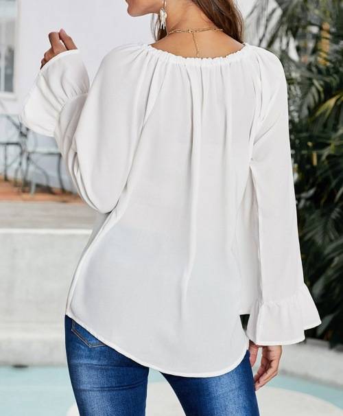 WHITE TOP IN SIZE M