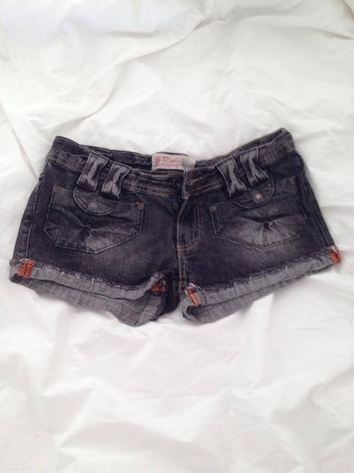 Ladies Dark Denim Shorts S/XS