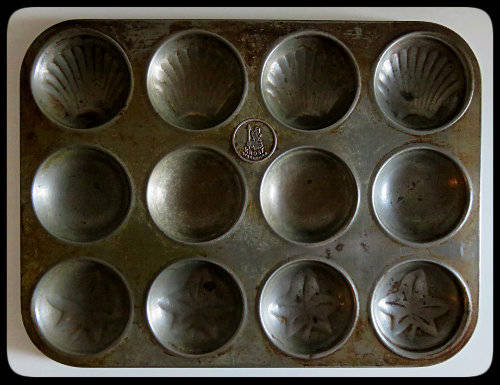 Old Vintage Cake Pan