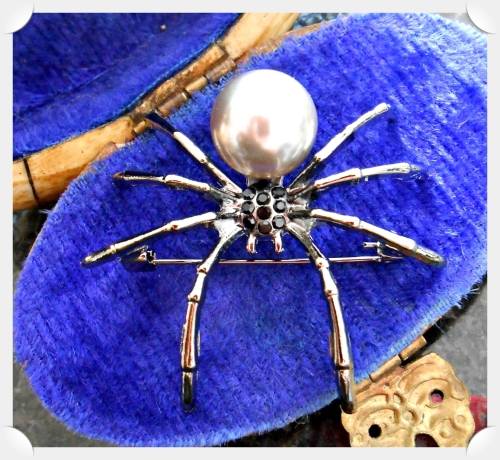A Magnificent Black Widow Pearl Fashion Brooch A Stunning piece