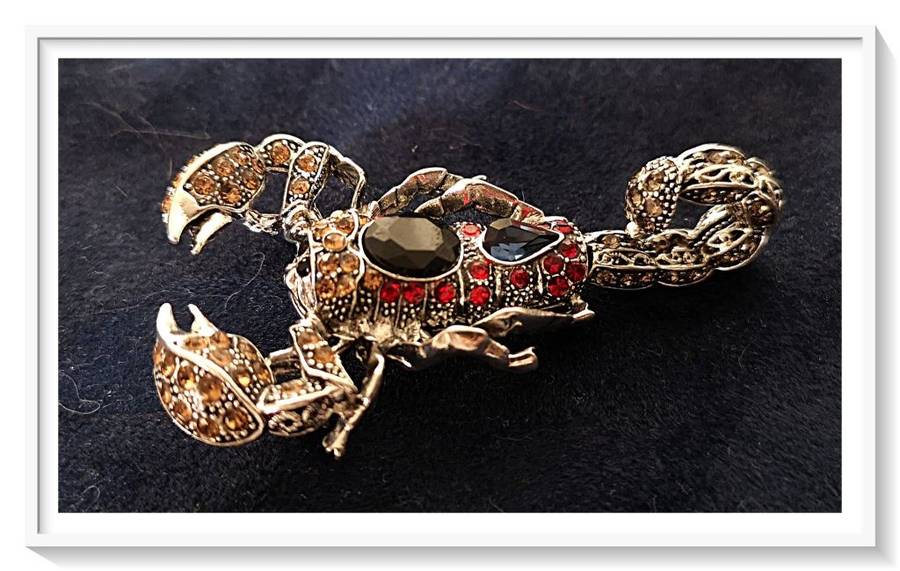 The Most Exquisite Metal & Rhinestone Scorpion Brooch with Intricate Detail and Dangling Stinger