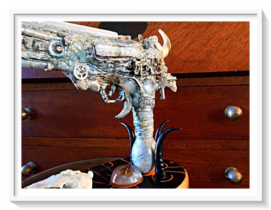 Pistolero Dentata by Artist Ras Steyn [MFA] - Organic Wood/Resin/Dentine/Bone & Skull Sculpture*****