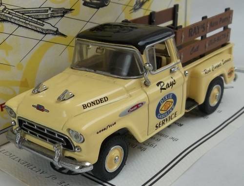 Matchbox Collectibles 1957 Chevy 3100 Bakkie BOXED 1:43 Scale Model Die Cast