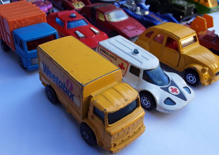 MATCHBOX & Corgi Juniors Lot of 18 ALL made in England Vintage Model Cars