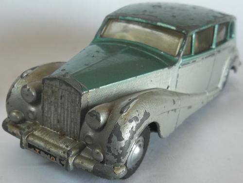 A SPOT ON Triang Spot On #103 Rolls Royce Silver Wraith Made in England 1961 VINTAGE