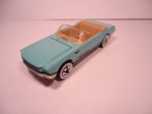 Hotwheels - # 1542 - 1988 - 65 Ford Mustang Convertible - Tan Seats - White Walls - made in Malaysia