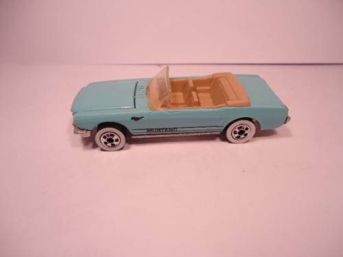 Hotwheels - # 1542 - 1988 - 65 Ford Mustang Convertible - Tan Seats - White Walls - made in Malaysia