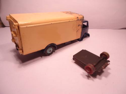 Dinky - # 514 - Guy Van