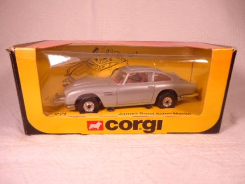 CORGI -- James Bond Aston Martin  #  271