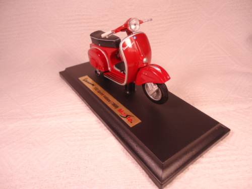 Maisto - Vespa 150 Sprint Veloce 1969